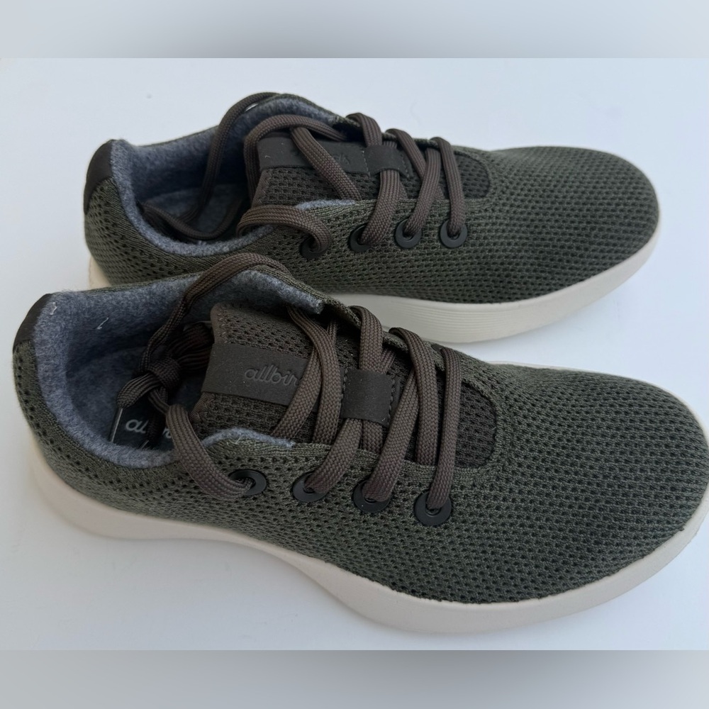 Allbirds Women’s Tree Runner Sneakers Olive/Sage Green Size 7.5 NWOT